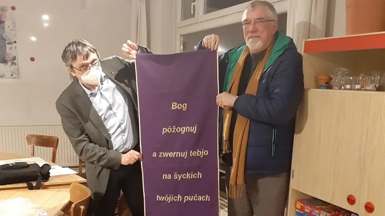 Prezentacija paramenta za slěpjańsku wósadu wót pśedsedarjowu dr. H. Leipnera a W. Měškanka